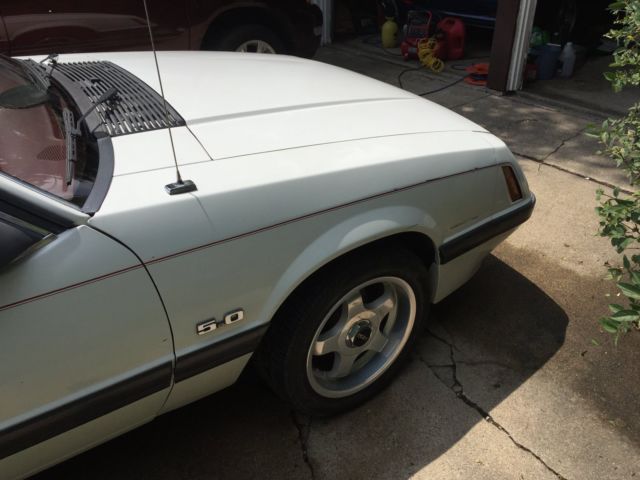 1986 White Ford Mustang Coupe