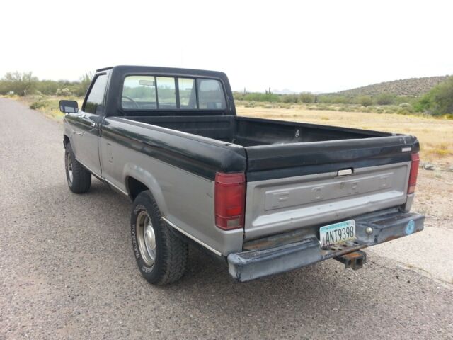 1986 Black / Gray Ford Ranger Pickup