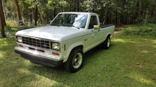 1986 White Ford Ranger Truck
