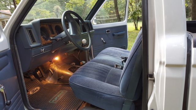 1986 White Ford Ranger Truck