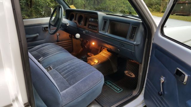 1986 White Ford Ranger Truck
