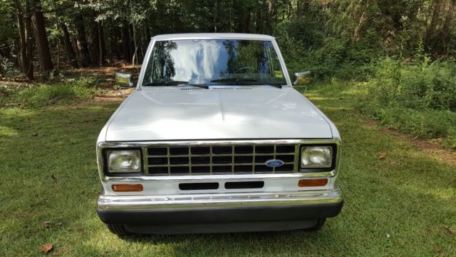 1986 White Ford Ranger Truck
