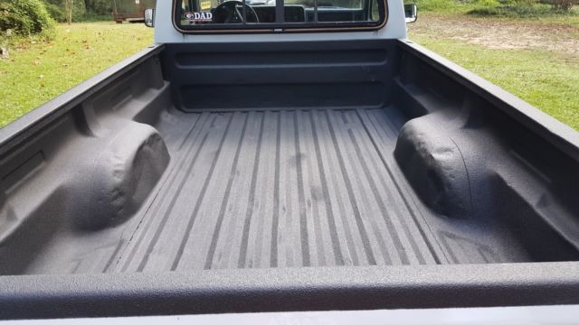 1986 White Ford Ranger Truck