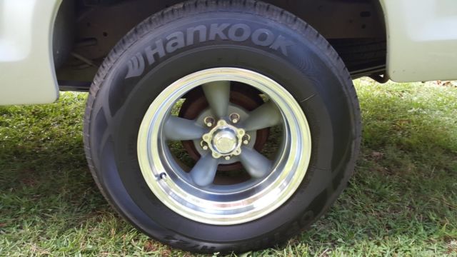 1986 White Ford Ranger Truck