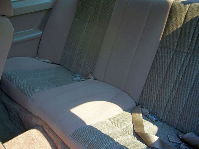 19860000 two tone brown Ford Thunderbird two door coupe