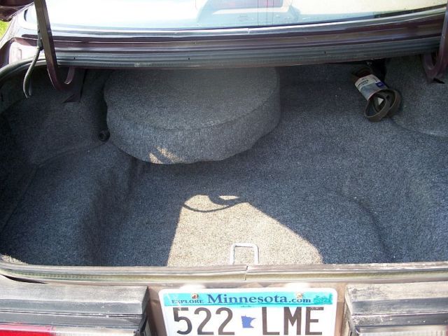 19860000 two tone brown Ford Thunderbird two door coupe