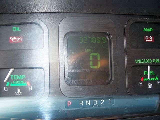 19860000 two tone brown Ford Thunderbird two door coupe