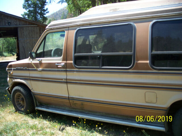1986 Brown Ford E-Series Van Standard Passenger Van