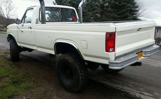 1986 Fors f-250 6.9 diesel 4x4 4 speed lifted skyjacker 6