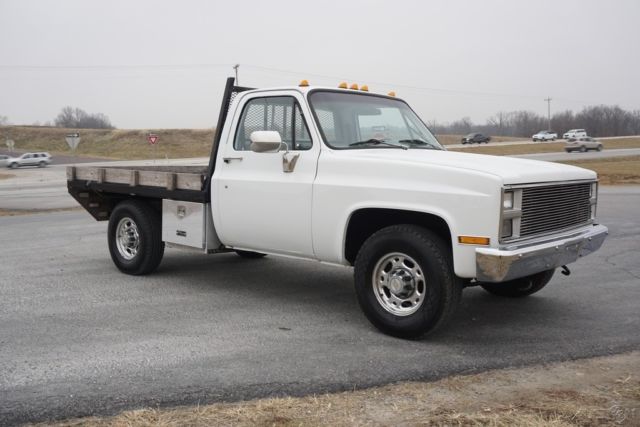 1986 White GMC Sierra 3500 Pickup Truck