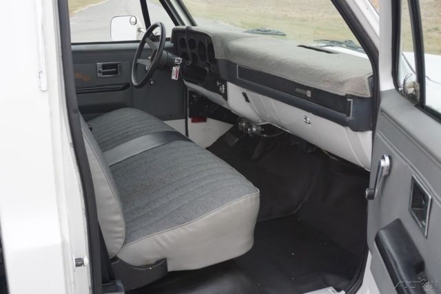 1986 White GMC Sierra 3500 Pickup Truck