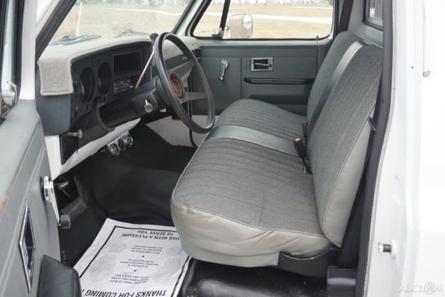 1986 White GMC Sierra 3500 Pickup Truck