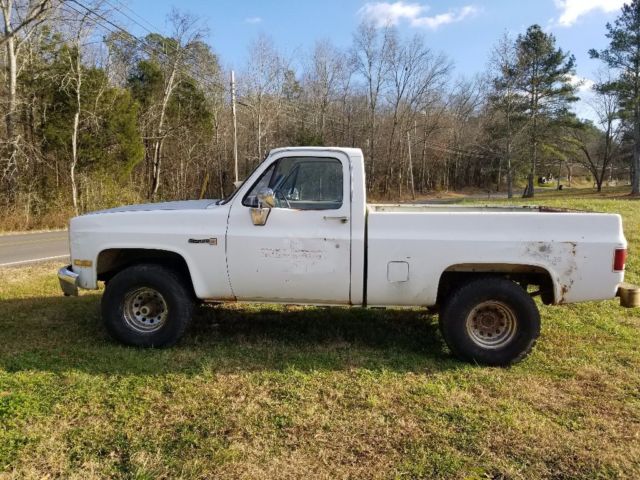 1986 White Chevrolet C-10 Standard Cab Pickup