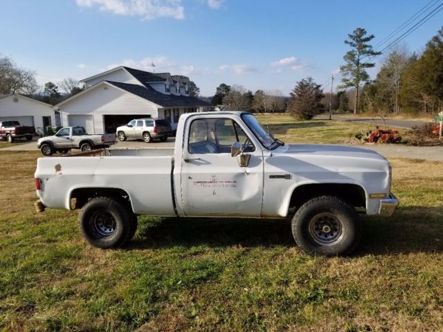 1986 White Chevrolet C-10 Standard Cab Pickup