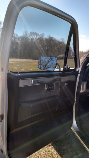 1986 Silver GMC k1500