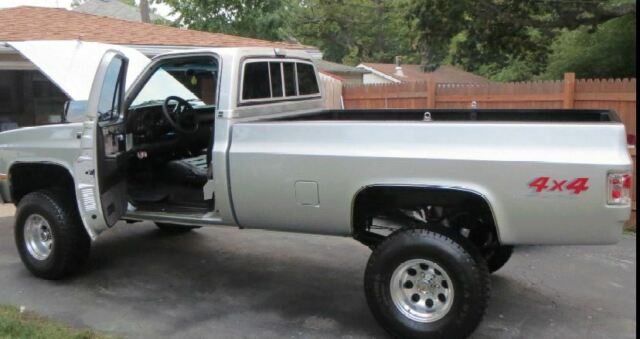 1986 Silver GMC 1500 Cab & Chassis