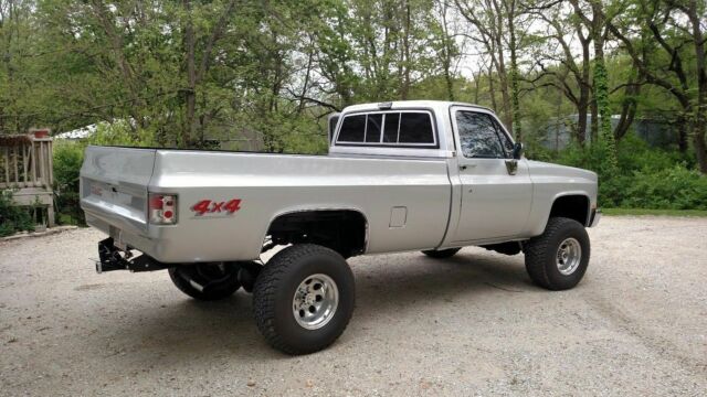 1986 Silver GMC 1500 Cab & Chassis