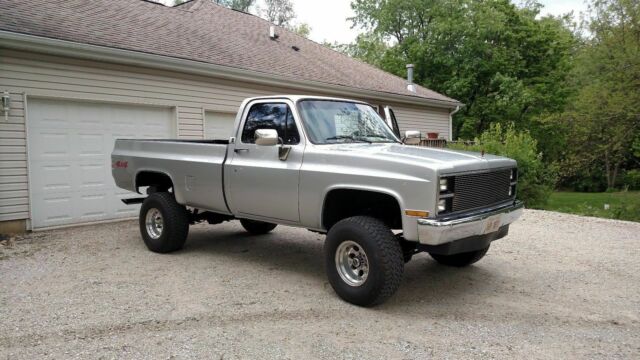 1986 Silver GMC 1500 Cab & Chassis
