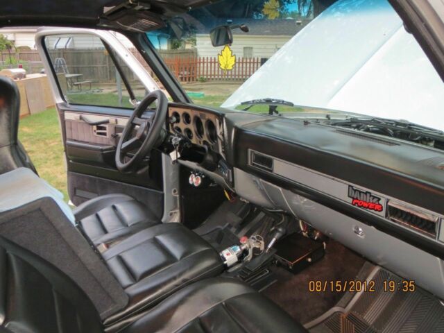 1986 Silver GMC 1500 Cab & Chassis