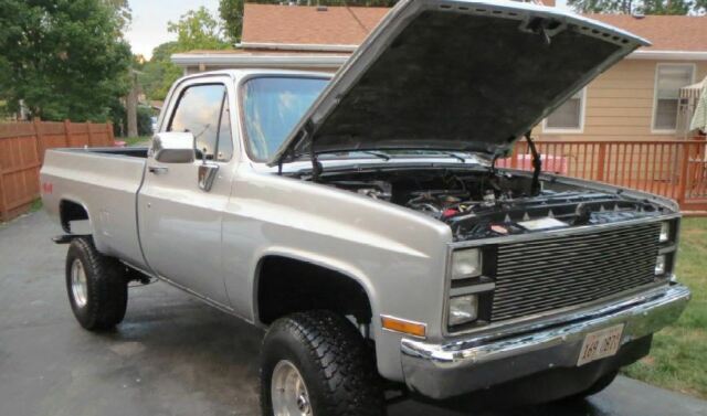 1986 Silver GMC 1500 Cab & Chassis