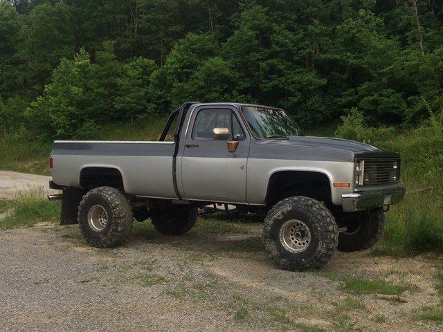 1986 GMC Sierra 1500 Standard Cab Pickup