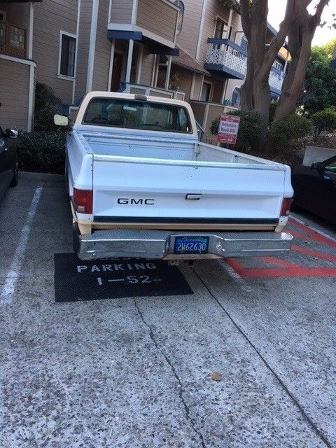 1986 White/Tan Chevrolet Other Pickups Standard Cab Pickup