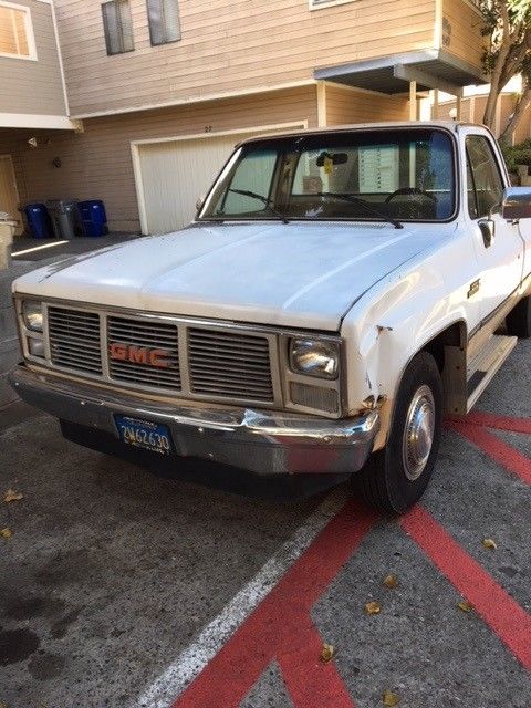 1986 White/Tan Chevrolet Other Pickups Standard Cab Pickup