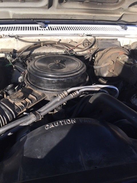 1986 White/Tan Chevrolet Other Pickups Standard Cab Pickup