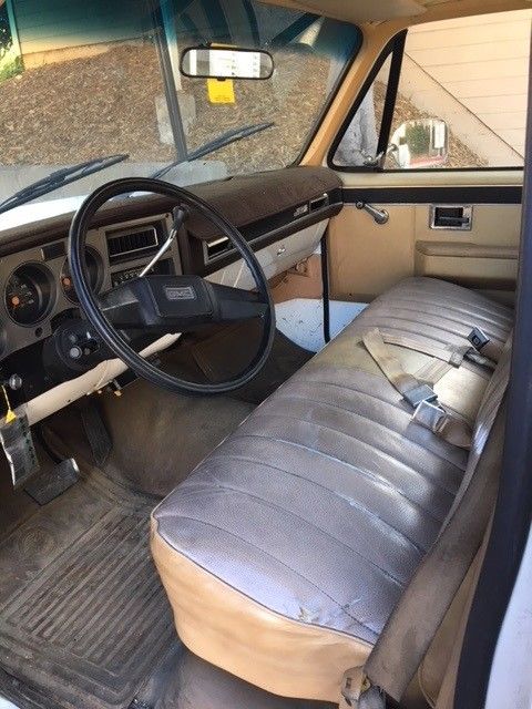 1986 White/Tan Chevrolet Other Pickups Standard Cab Pickup