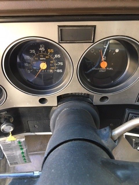 1986 White/Tan Chevrolet Other Pickups Standard Cab Pickup