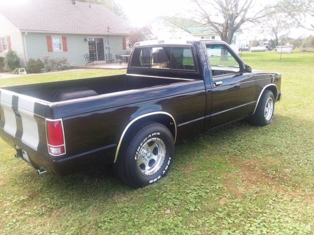 1986 Black Chevrolet S-10 Standard Cab Pickup