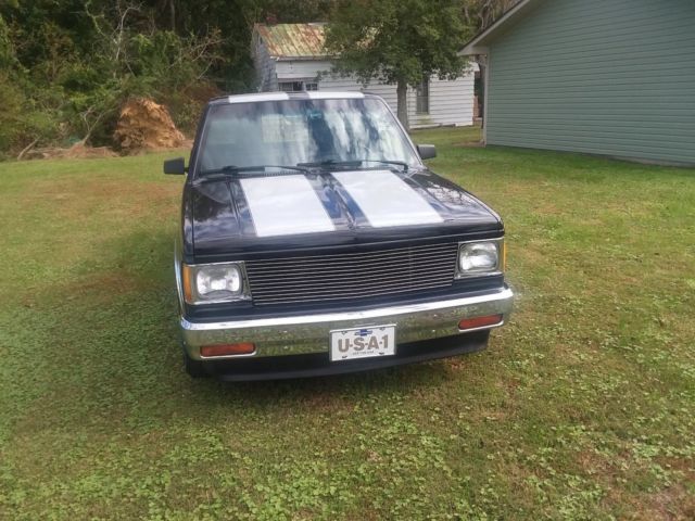 1986 Black Chevrolet S-10 Standard Cab Pickup