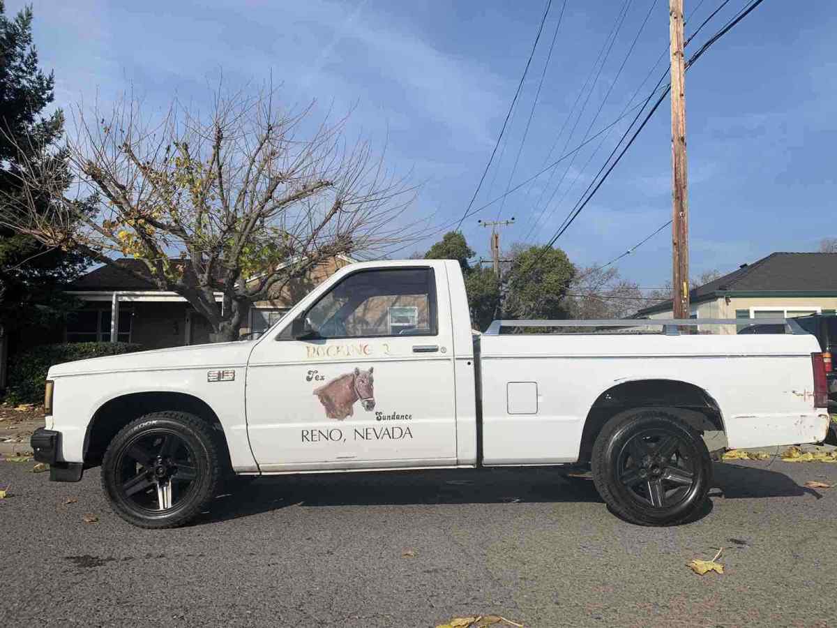 1986 White GMC S15 Pickup