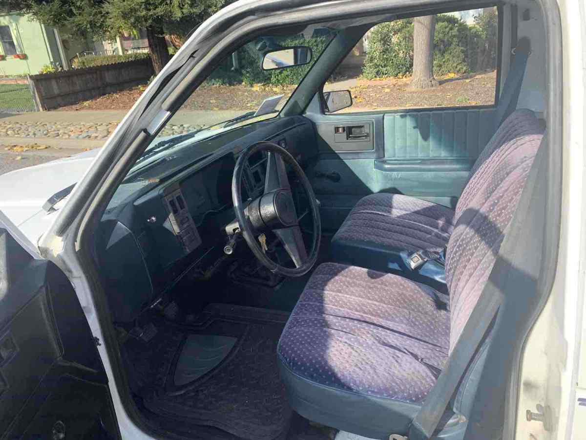 1986 White GMC S15 Pickup