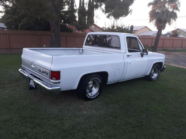 1986 White GMC Sierra 1500 Cab & Chassis