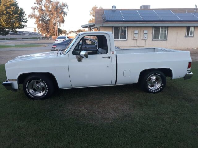 1986 White GMC Sierra 1500 Cab & Chassis