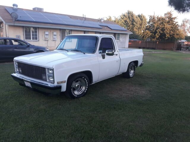 1986 White GMC Sierra 1500 Cab & Chassis