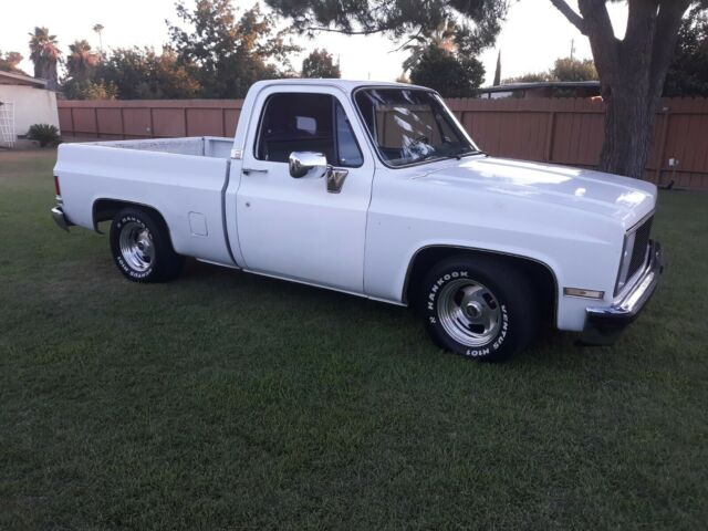 1986 White GMC Sierra 1500 Cab & Chassis