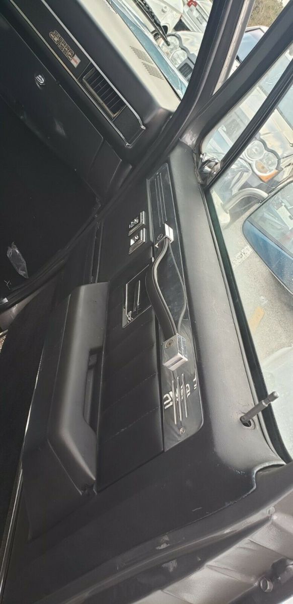 1986 GMC Sierra 1500 Standard Cab Pickup