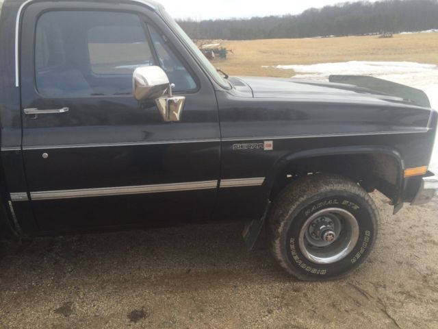 1986 Black GMC Sierra 1500