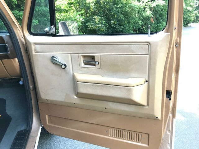 1986 Gold GMC Sierra 1500 Cab & Chassis