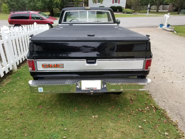 1986 Black GMC Truck Standard Cab Pickup