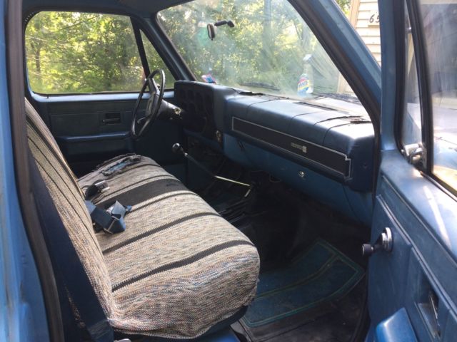 1986 Blue GMC Sierra 2500 Standard Cab Pickup