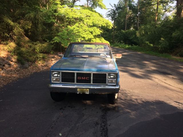 1986 Blue GMC Sierra 2500 Standard Cab Pickup