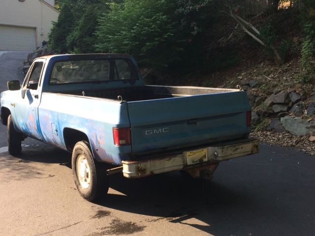 1986 Blue GMC Sierra 2500 Standard Cab Pickup