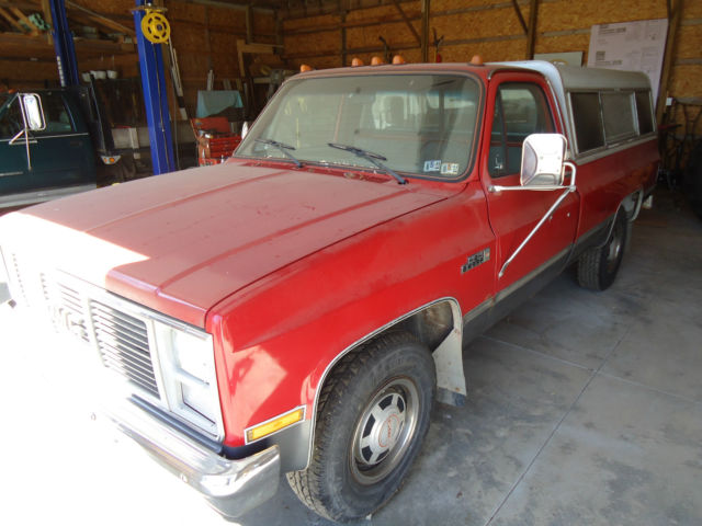 1986 Red/Gray GMC Sierra 2500 Standard Cab Pickup