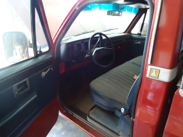 1986 Red/Gray GMC Sierra 2500 Standard Cab Pickup