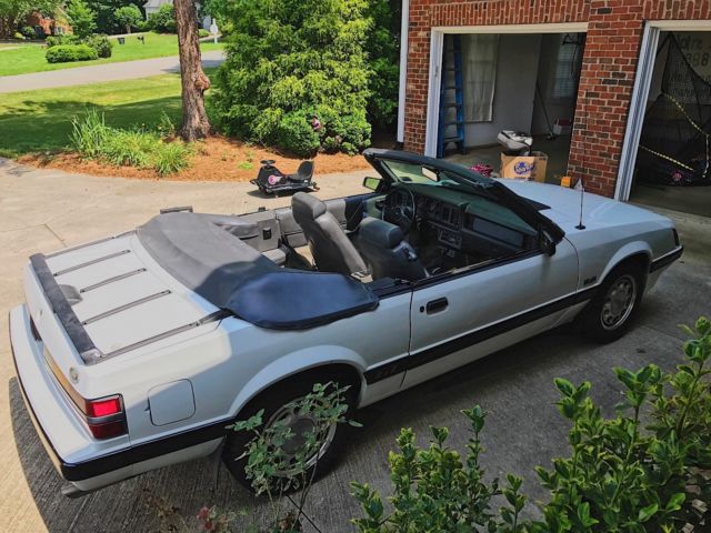 1986 White Ford Mustang Convertible