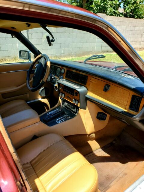 1986 Burgundy Jaguar XJ6 Solid