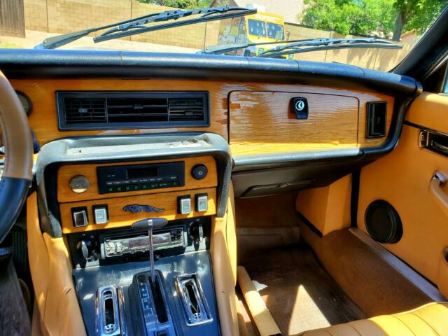 1986 Burgundy Jaguar XJ6 Solid